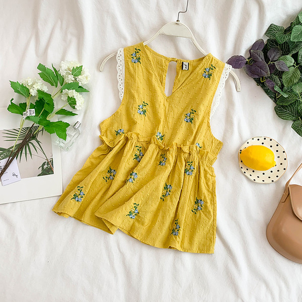 Stílusos női felső, széles V-nyakú modellel