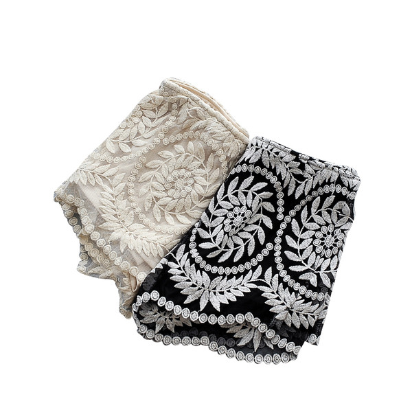 Стилни дамски къси панталони в три цвята 