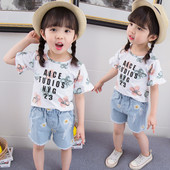 Napi gyermekkészlet lányoknak pólóval és rövidnadrággal