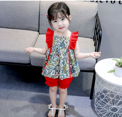 Modern gyerekszett lányoknak piros és zöld virágmotívumokkal