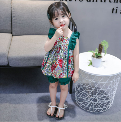 Modern gyerekszett lányoknak piros és zöld virágmotívumokkal