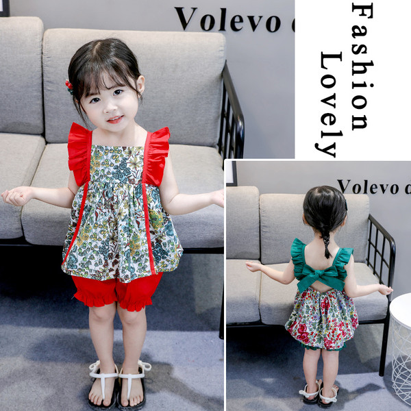 Modern gyerekszett lányoknak piros és zöld virágmotívumokkal