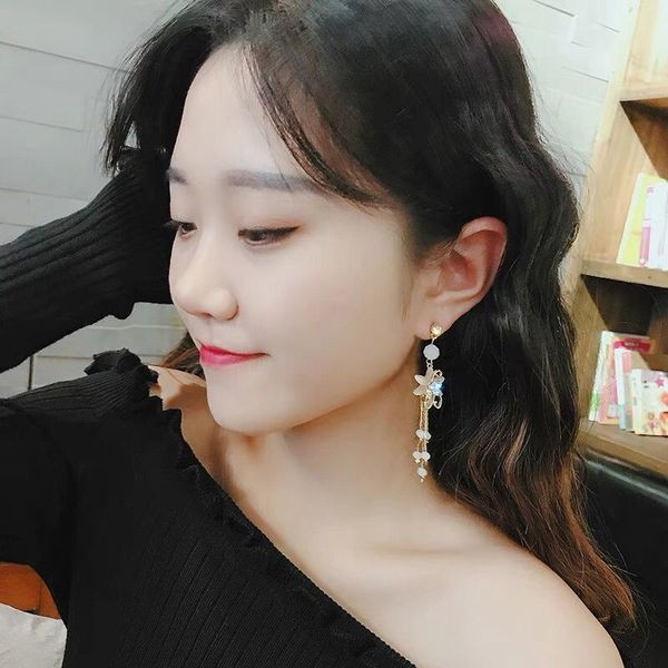 Díszkövekkel díszített hosszú női fülbevaló - két színben