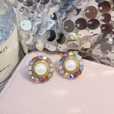 Stílusos női fülbevaló színes kövekkel - három modell