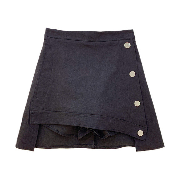 Lezser rövid női szoknya fekete-fehér színben