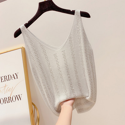 Stílusos női felső V-nyakkal, több színben