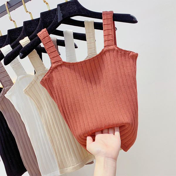 Napi női felső, vastag pántokkal, többféle színben