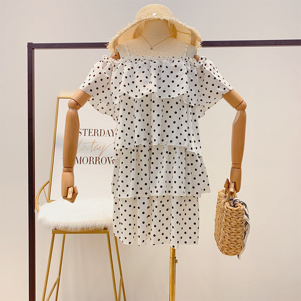 Alkalmi női ruha vékony pántokkal, fehér és fekete színben