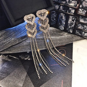 Hosszú női fülbevaló ezüst színben kövekkel