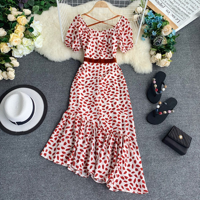 Női ruha aszimmetrikus modell színes rátéttel