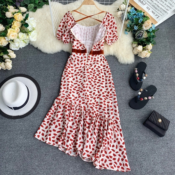 Női ruha aszimmetrikus modell színes rátéttel