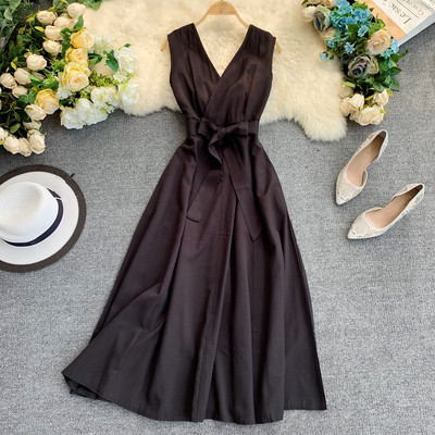 Modern női ruha V-nyakkal több színben