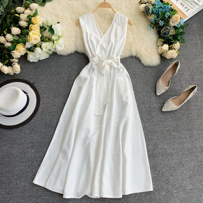 Modern női ruha V-nyakkal több színben