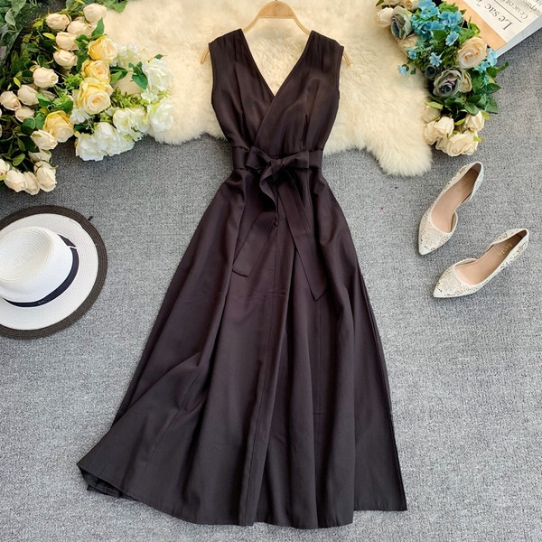 Modern női ruha V-nyakkal több színben