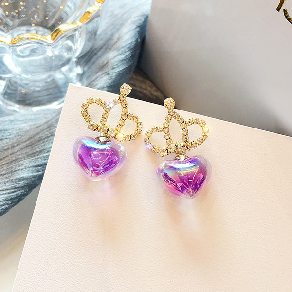 Díszkövekkel díszített női fülbevaló új modellje