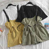 Hétköznapi női szett, amely egy rövid overallt és egy pólót tartalmaz több színben