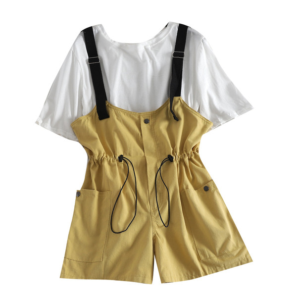 Hétköznapi női szett, amely egy rövid overallt és egy pólót tartalmaz több színben