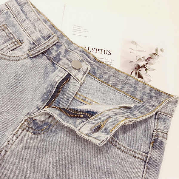 Къси дамски дънки с надпис и висока талия