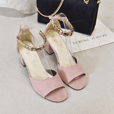 Stílusos női szandál fém díszítéssel és vastag sarokkal, három színben