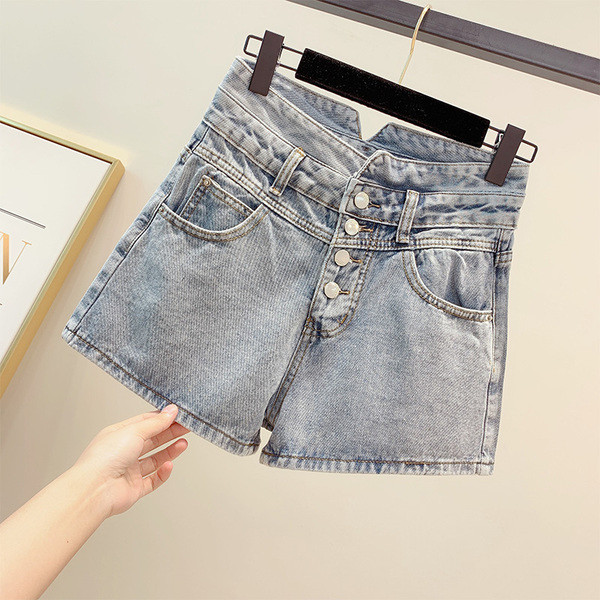 Modern női rövid farmernadrág magas derékkal és gombokkal