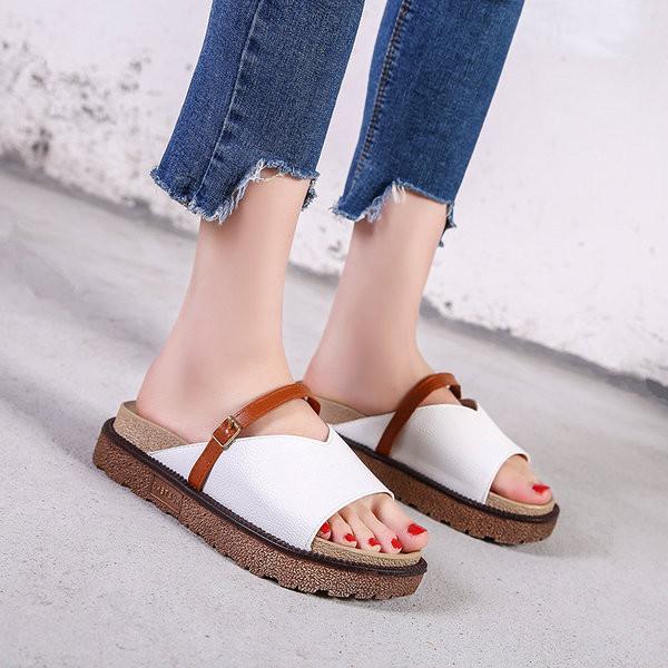 Eko bőrből készült alkalmi női papucs fekete, fehér és bézs színben