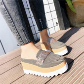 Tavaszi női mokaszinok platformpal több színben