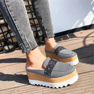 Tavaszi női mokaszinok platformpal több színben