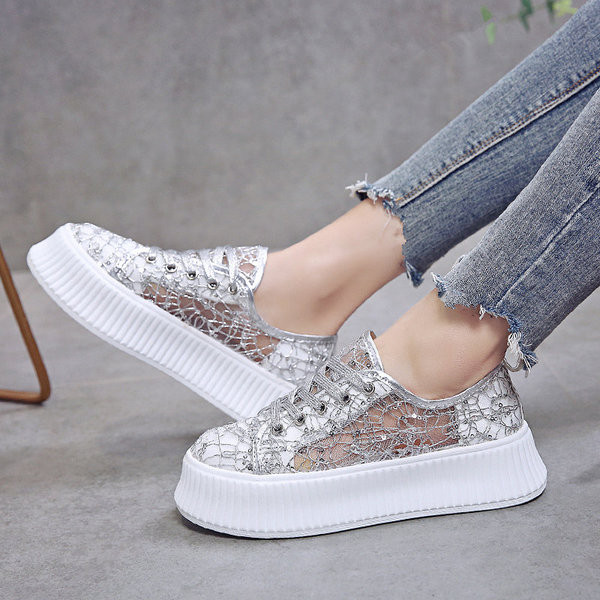 Új női tornacipő modell arany és ezüst flitterekkel