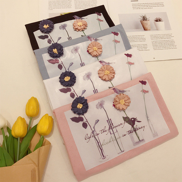 Női póló négy színben, 3D elemmel