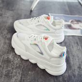 Új modern női tornacipő három színben