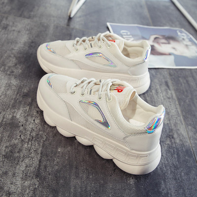 Új modern női tornacipő három színben