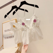 Női felső, hímzéssel és V-nyakkal