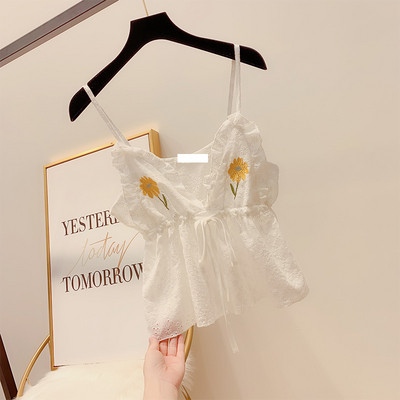 Női felső, hímzéssel és V-nyakkal