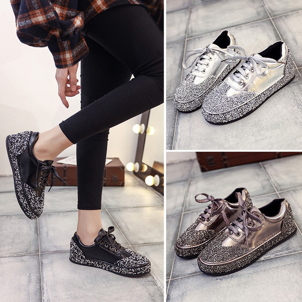 Fényes, fűzős női tornacipő több színben