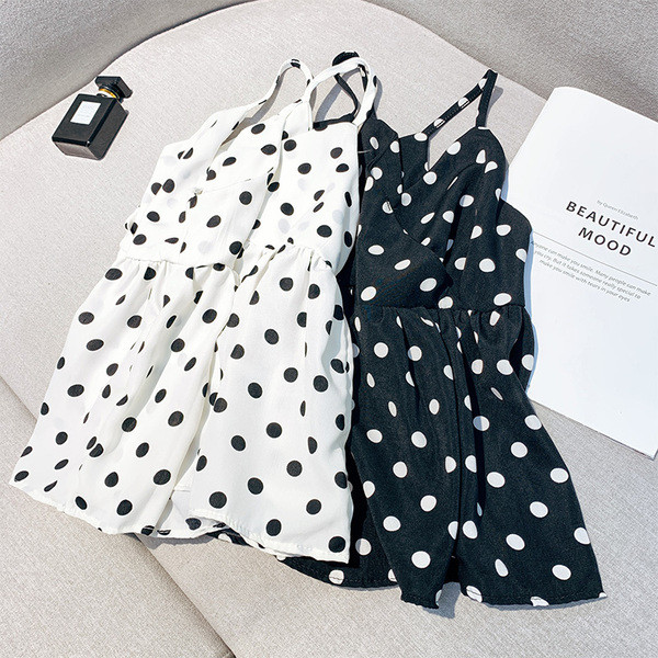 Női felső, fehér és fekete pöttyökkel