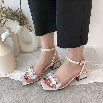 Stílusos női szandál vastag sarokkal és kövekkel több színben