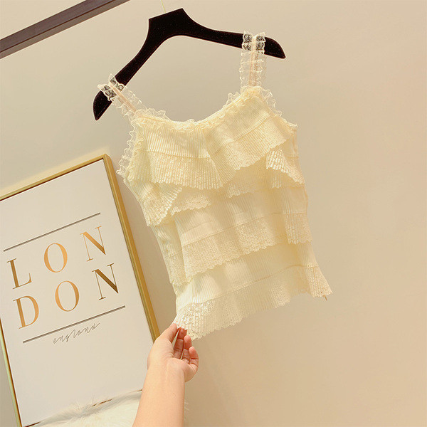 Női felső csipkével, három színben