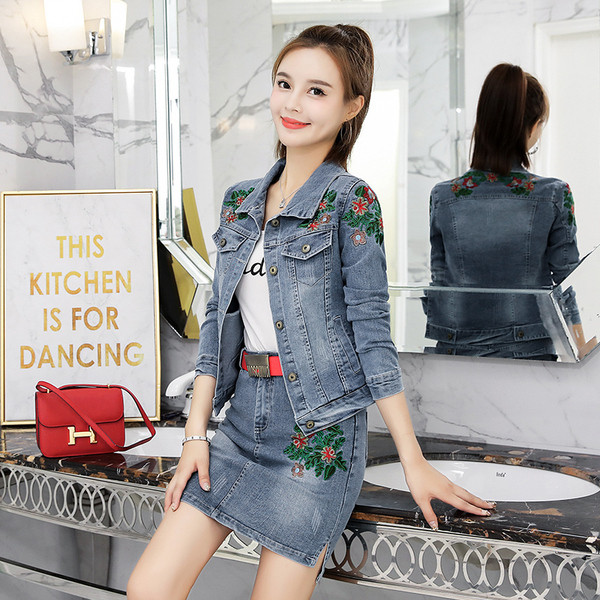 Set denim de dama modern fusta + jacheta denim cu broderie