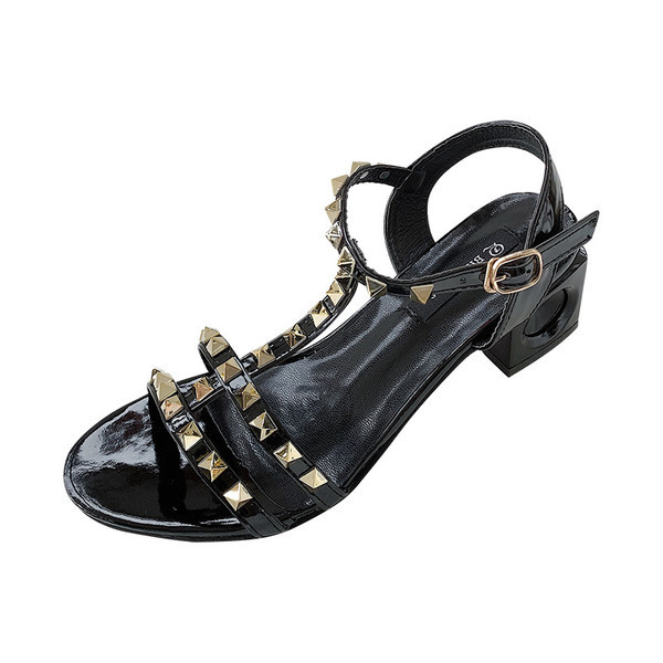 Stílusos női szandál vastag sarkú fém lyukakkal, több színben