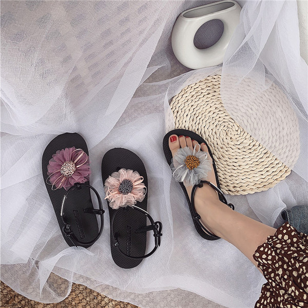 Modern női szandál virággal több színben