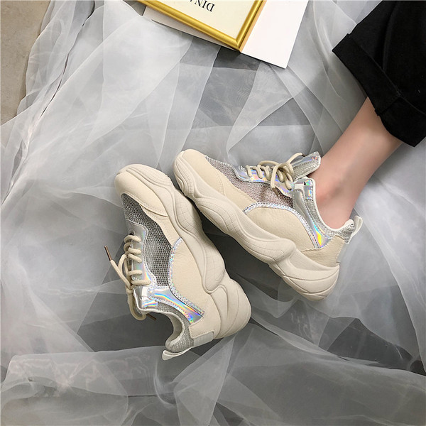 Tavaszi női tornacipő durva talppal, sárga és bézs színben