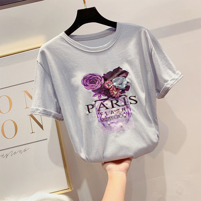 Női alkalmi póló virágokkal és gyöngyökkel