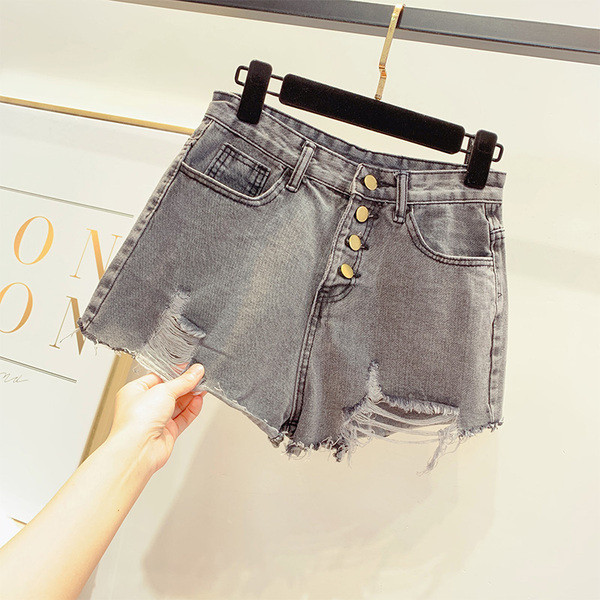 Pantaloni scurți de damă din denim cu nasturi