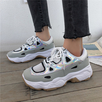 Tenisi de dama actuali cu efect stralucitor in roz si gri