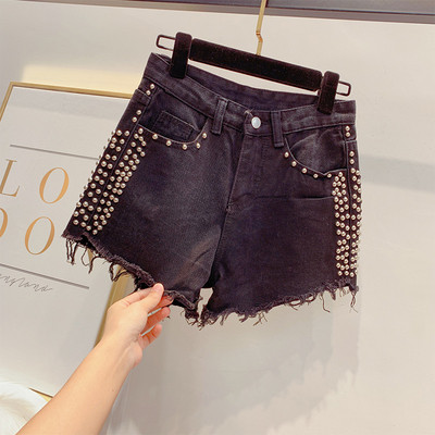 Modern rövid farmer lyukakkal, fehér és fekete színben