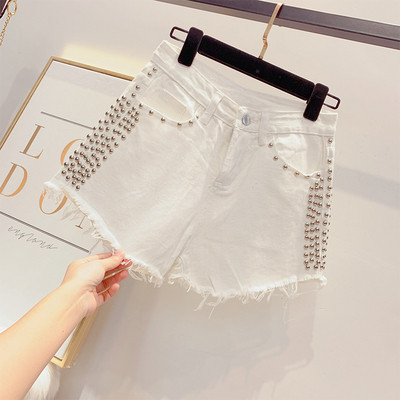 Modern rövid farmer lyukakkal, fehér és fekete színben