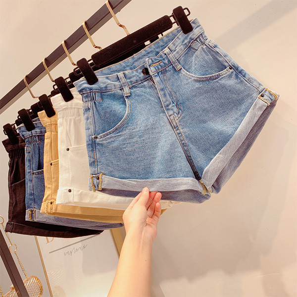 Női rövidnadrág több színnel