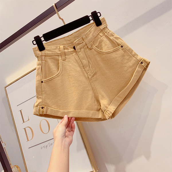 Női rövidnadrág több színnel