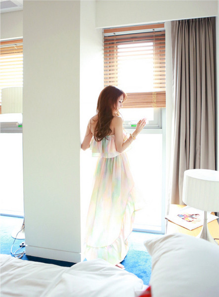 Női nyári ruha aszimmetrikus modell