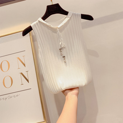 Női felső O-nyakkal, különböző színekben